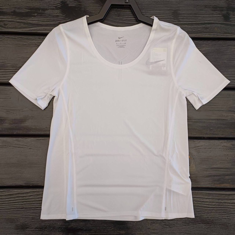 Nike swoosh running เสื้อวิ่งผู้หญิง Nike