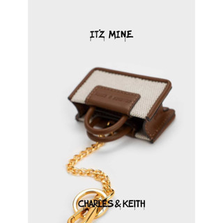 [Preorder] 💯🇸🇬 ใบจิ๋วสายมินิมอล คาเฟ่ รุ่น Astra Tote Bag Charm จาก Charles and Keith (ITZY collection,ITZMINE)