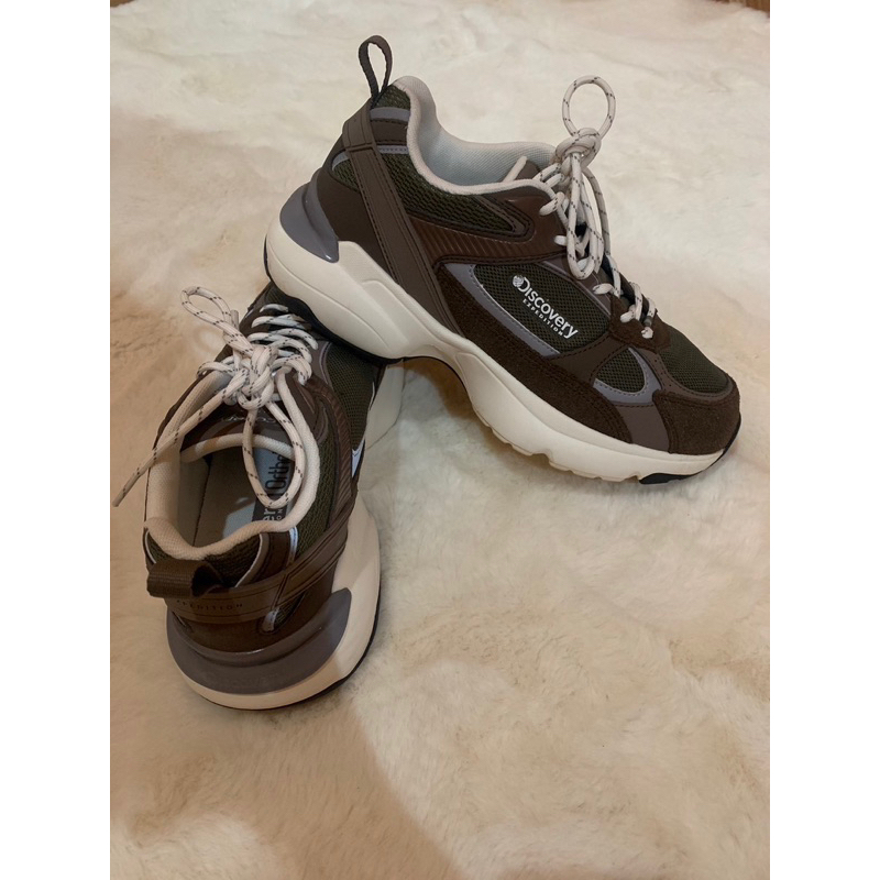 ส่งต่อ รองเท้าผ้าใบ Discovery แท้💯 Size 39