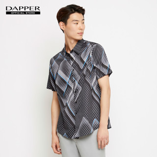 DAPPER เสื้อเชิ้ตลำลองแขนสั้น Carbon Fiber Motif Print สีดำ (BCSB1/053TP)