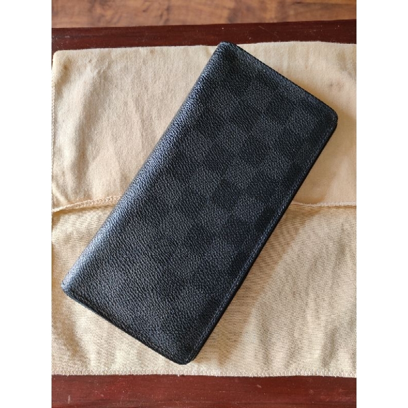 กระเป๋าสตางค์ Louis Vuitton long wallet รุ่น brazza (damier graphite) มือ 2 ของแท้ สภาพดี