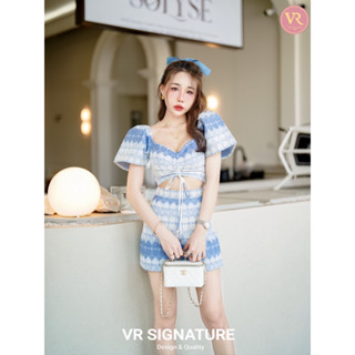 VR Signature Set เสื้อลูกไม้แขนพอง สม็อคไหล่ แต่งรูดเชือกใต้อก มีฟองน้ำจัดทรงให้ค่ะ มาพร้อมกางเกงขาสั้นเข้าชุด