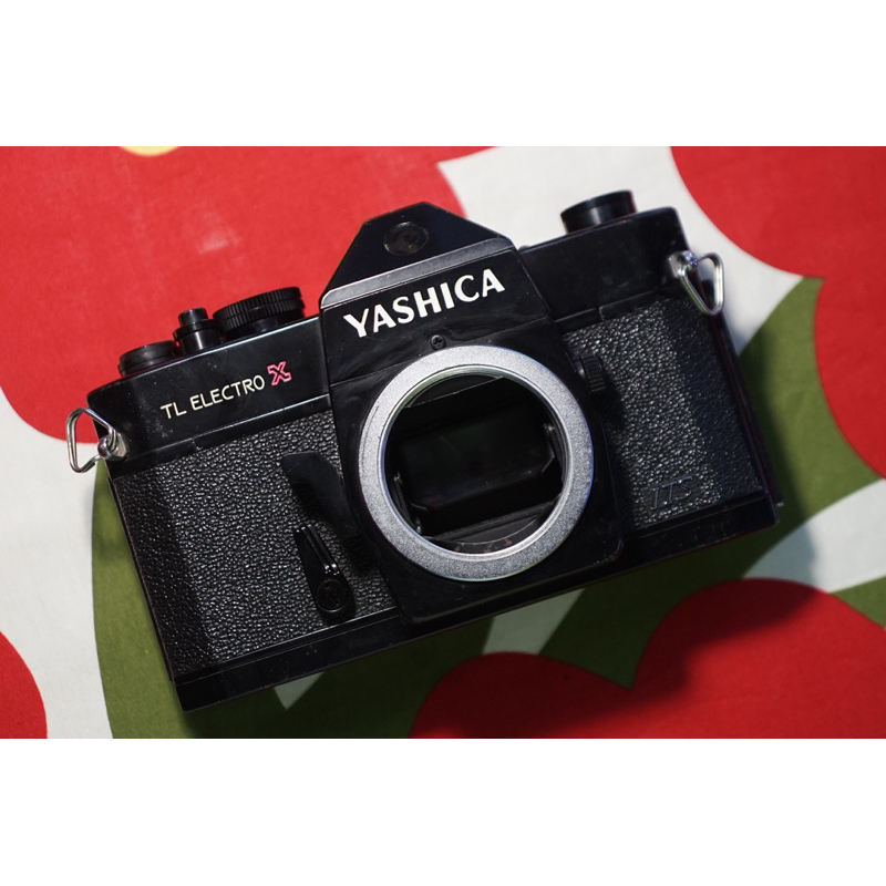 กล้องฟิล์ม Yashica TL Electro X 35mm SLR ตัวถังแข็งแรง