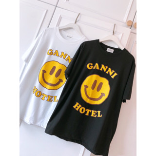 Ganni Hotel เสื้อยืดหน้ายิ้ม