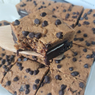 🍫🍪อเมริกันบรูคกี้ BROOKIES ไส้โอรีโอ หน้าซอฟคุกกี้ช๊อกชิพ ถาด 16ชิ้น