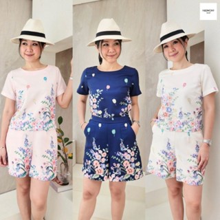 Flora Shorts Set ชุดเสื้อคอกลมและกางเกงขาสั้น