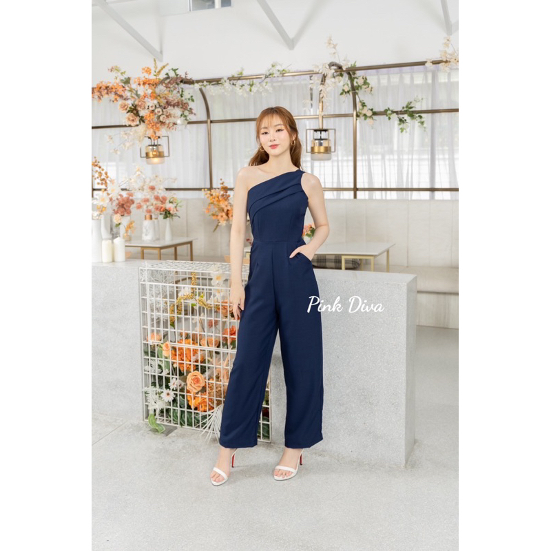 จั้มสูทบ่าเบี่ยงขายาว #Sophiajumpsuit #Pk93 ชุดทำงาน ชุดไปงาน by Pink Diva