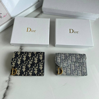 กระเป๋า DIOR SADDLE MINI WALLET  งานออริ    เป็นงานดีที่สุด สำหรับตัวนี้คุ้มมาก ทำจากหนังเเท้+ ผ้าเเคนวาสอย่างดี