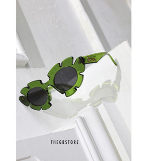 แว่นกันแดด LOEWE Flower Green LW40088U / ตัวแทนจำหน่าย LOEWE EYEWAER เป็นทางการ