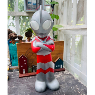 ออมสินอุลตร้าแมน Ultraman งานเก่า สูงประมาณ30เซน วัสดุซอฟ  สภาพสะสม มีรอยตามภาพ