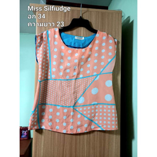 เสื้อเบลาส์ เสื้อทำงาน แขนล้ำ แขนกุด Brand Miss selfridge สีโอลด์โรสลายกราฟฟิค size s อก 34 ยาว 23