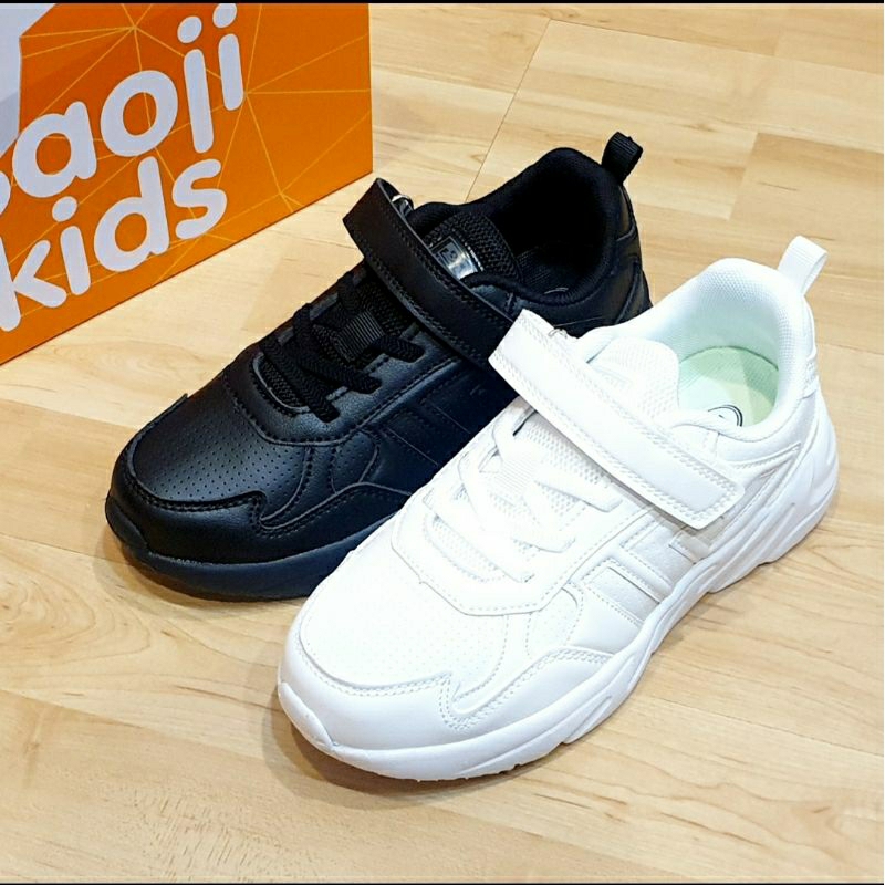 BaojiKid BJK115 รองเท้าพละเด็ก สีดำ สีขาว 32-36
