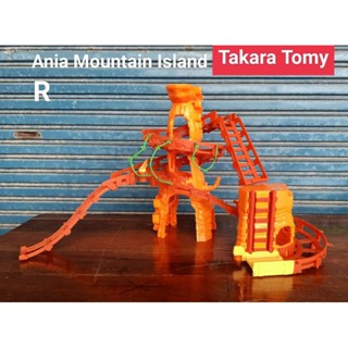 ราง Tomy mountain Island