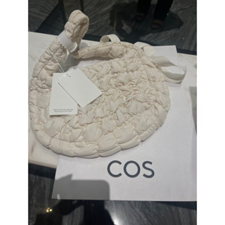 Cos Quilted mini bag ของแท้เท่านั้น (พร้อมส่ง) มีโค้ดลดทุกวัน 25% 30%