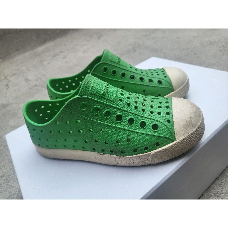 native c11 มือสองสีเขียว