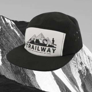 TRAILWAY CAP - BLACK AND WHITE - หมวกวิ่ง หมวกแฟชั่น