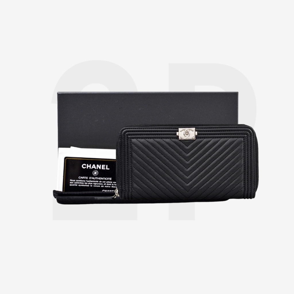 Chanel Boy Chevron wallet (E230902)