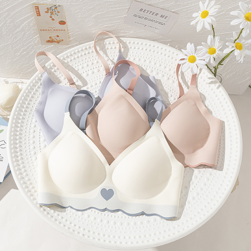 สินค้าพร้อมส่งจากไทย💥LoveIs Bra💥 (N715) บราไร้โครงแฟชั่นเกาหลี สีทูโทนลายหัวใจ น่ารัก - รูปที่ 2