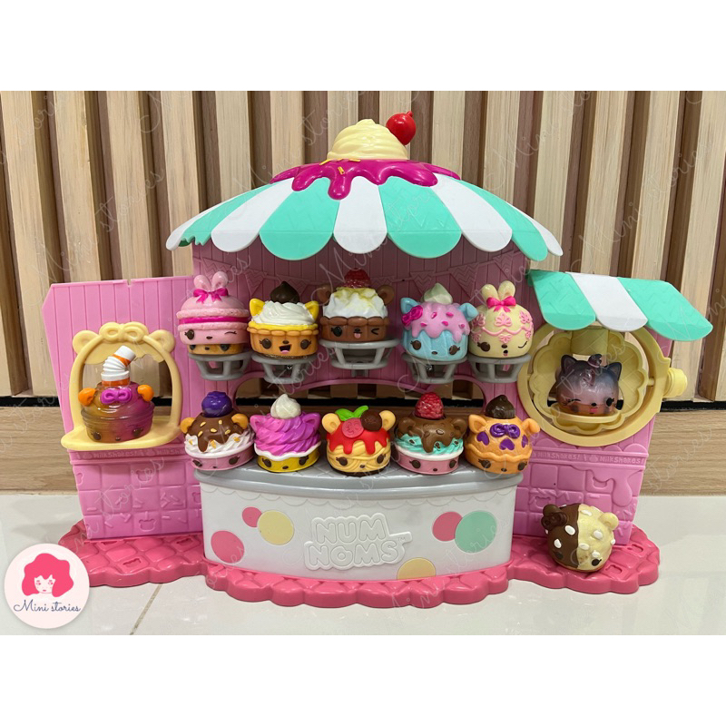 ลิปมัน/ยาทาเล็บเด็ก Num noms ของแท้ ไม่แกะซีล ของเล่นมีกลิ่นหอม ข้างในเป็นลิป/ยาทาเล็บเด็ก