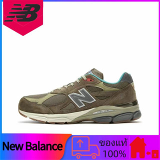 ของแท้ 100% ของแท้ 100% x New Balance NB 990 V3 "here to stay" การดูดซับแรงกระแทกที่ระบายอากาศได้รองเท้าวิ่งส้นเตี้ยทนต่