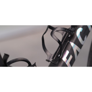 ขากระติกน้ำ BLACK​ INC​ WATER​ BOTTLE​ CAGE MONOCOQUE UD​ CARBON​ MATT​ 28g