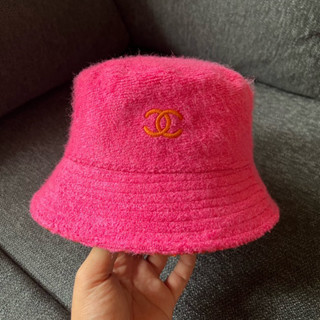 คอลใหม่ล่าสุด 💕Cha n el Logo Bucket Hat in Pinkหมวกชาแน ลสีชมพู🔥