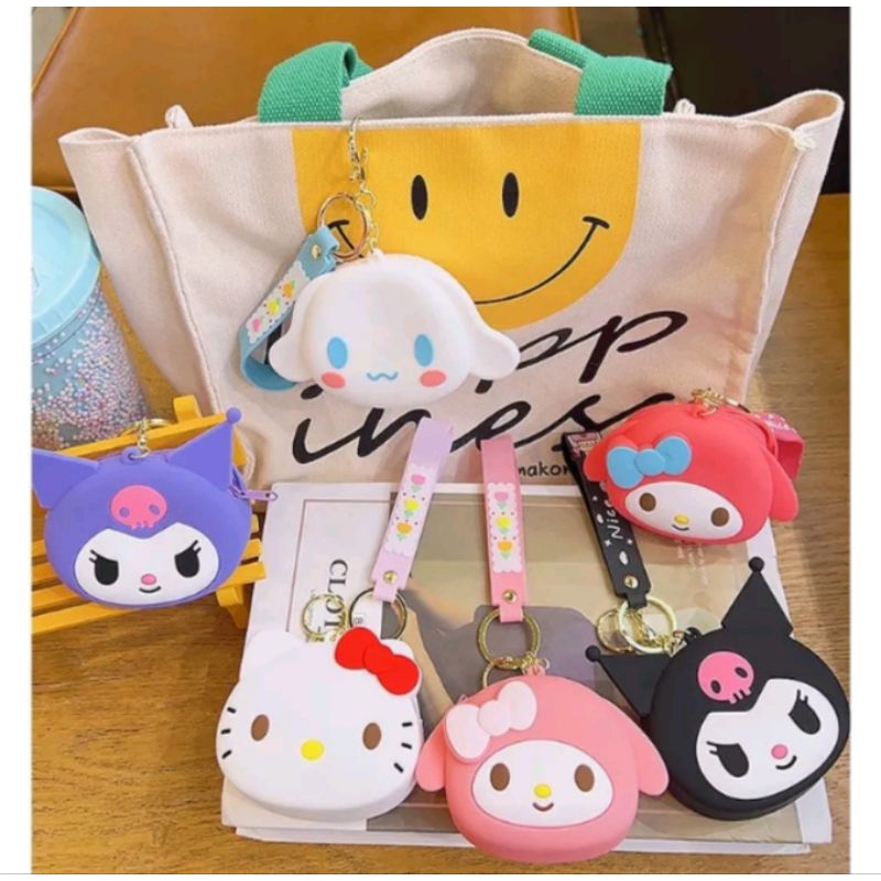 SANRIOกระเป๋าตังค์น่ารักๆๆ พวงกุญแจคู่ซิลิก้าเจล💰👛🎊