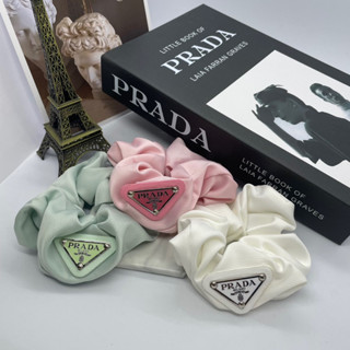 Prada Re-Nylon Triangle-logo scrunchie  ผ้ารัดผมทรงโดนัท