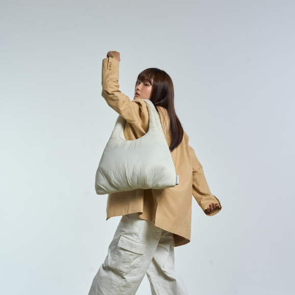 Fill in the bag (4 สี) กระเป๋าสะพายไนลอน รุ่น Pal