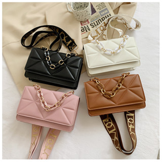 Maggie Bag กระเป๋าลำลองหนัง PU มีโซ่คล้องแขน กระเป๋าทรงสี่เหลี่ยม