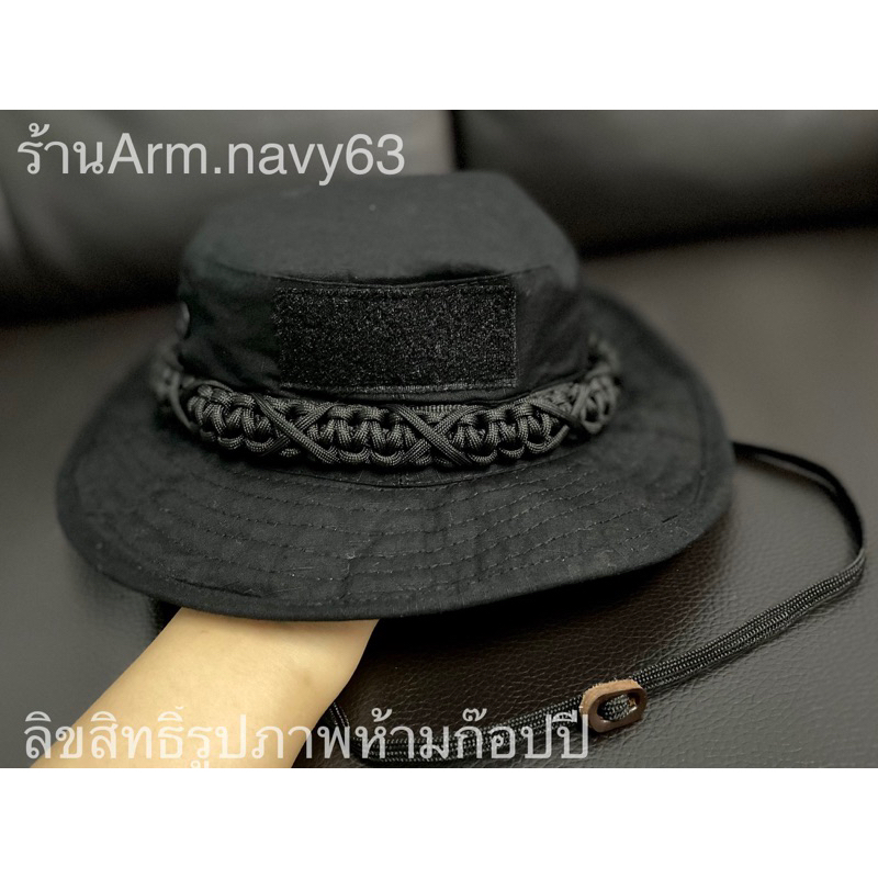 หมวกปีกสั้นสีดำถักเชือก ดำล้วน ติดตีนตุ๊กแกหน้าหมวก(รอบหัว58-60ชม หัวใหญ่ใส่ได้) หมวกใส่กันแดด