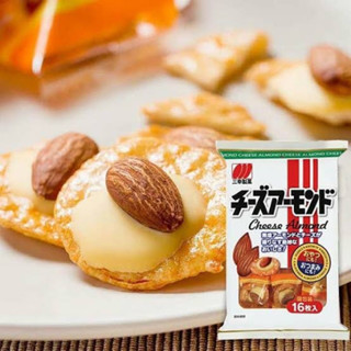 ซันโกะ ขนมข้าวอบกรอบหน้าอัลมอน์และชีส มี 16 ชิ้น Sanko Cheese Almond