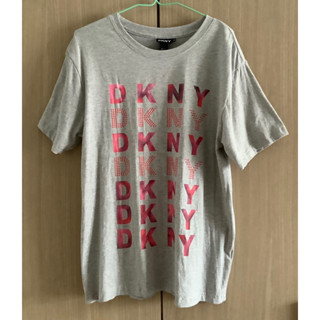 เสื้อผ้ายืด DKNY ป้ายติดไซด์ xl อก 40” ยาว 27”