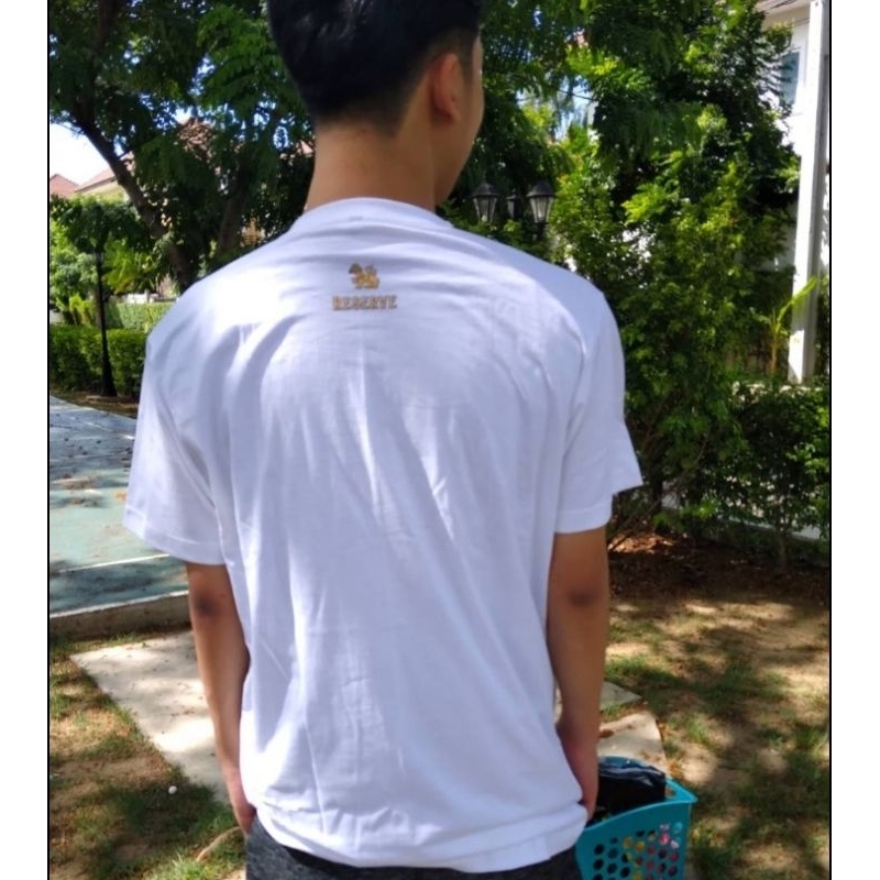 เสื้อยืดคอกลมสิงห์ สีขาว ,  สีเหลือง  ทำจากผ้า cotton อย่างดี