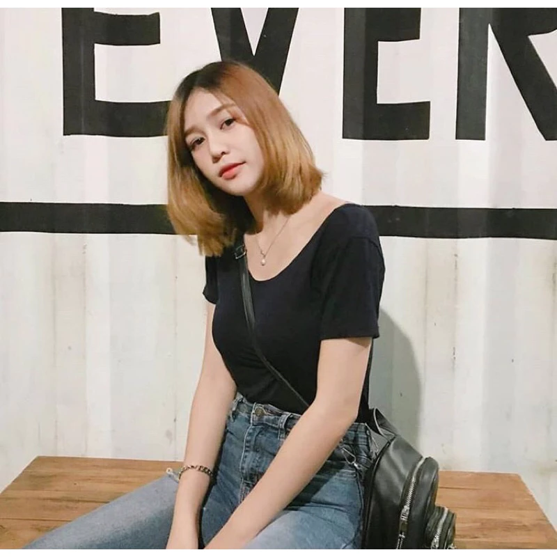 เสื้อยืดคอยู งานป้ายTopshop มีไซด์ เสื้อผ้าแฟชั่นผู้หญิง