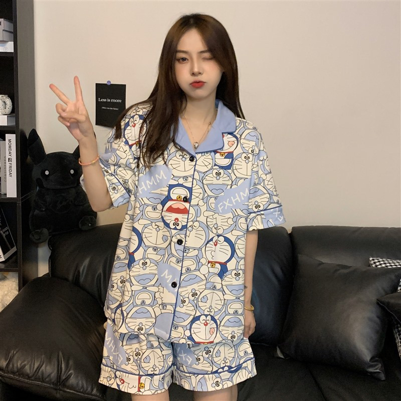 SY พร้อมส่ง ชุดนอนคอปก ชุดนอนเสื้อแขนสั้นกางเกงขาสั้น ชุดนอนลายการ์ตูน ลายน่ารักมาก ผ้าคอนตอน ผ้านิ่ม ใส่สบาย
