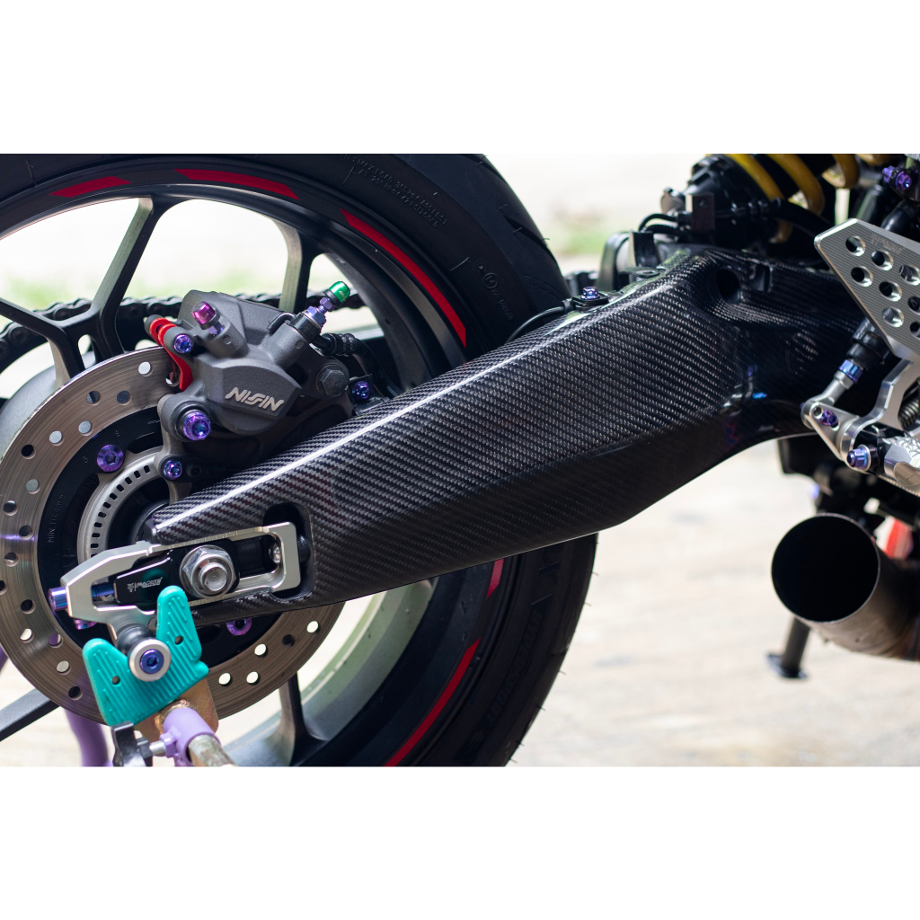 ครอบสวิงอามคาบอนแท้ CB-CBR650R-F ทุกปี