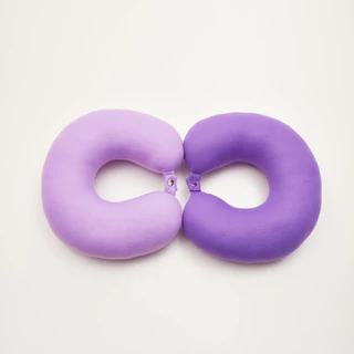 หมอนรองคอ Neck Pillow มีกระดุมล็อคและไม่มีกระดุมล็อค ใช้ใยสังเคราะห์เกรดA โพลีเอสเตอร์คุณภาพพรีเมี่ยม มีโรงงานผลิตเอง