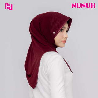 NUNUH CLASSIC ผ้าคลุมฮีญาบแบบสวมสำเร็จคลาสสิค ปัก NU ทรงฟองน้ำตาราง(FN-N-NU)