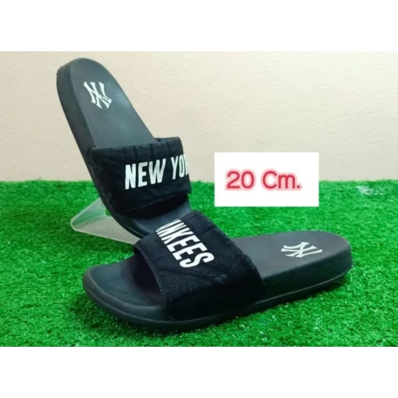 รองเท้าแตะแบบสวม ไซส์ 20Cm.