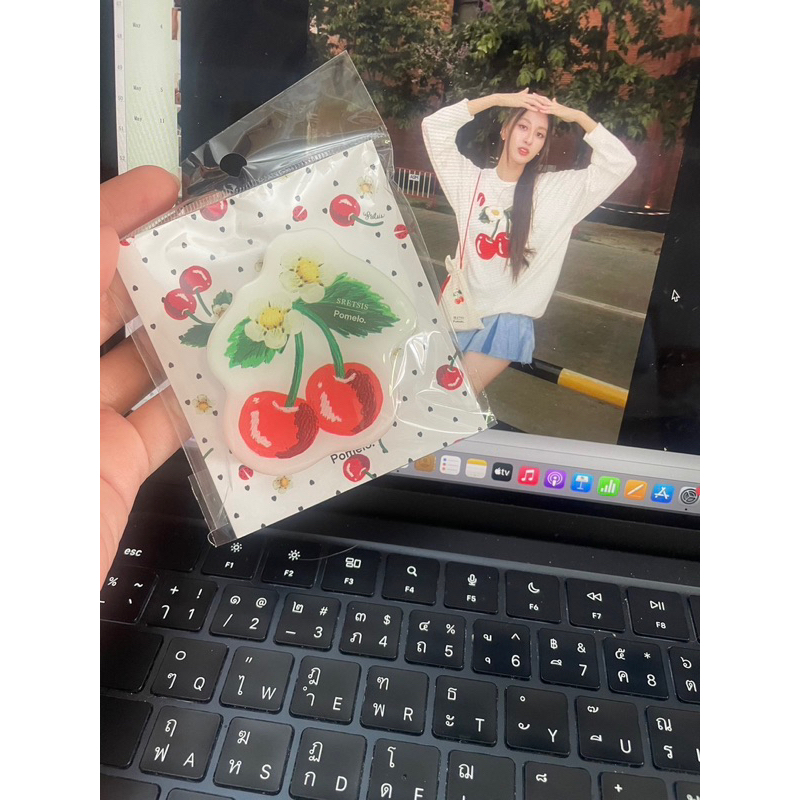 #Griptok
#เชอร์รี่
#PomeloxSretsis
#PomeloGirls
#ตัวติดหลังมือถือ