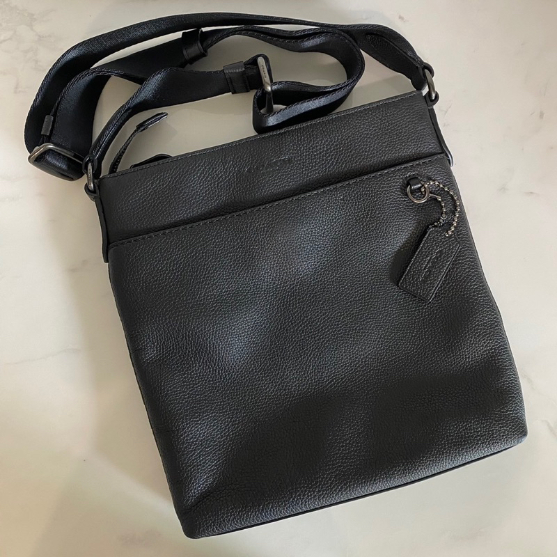 ผ่อน0%~แท้100% กระเป๋าสะพายข้างชาย Metropolitan Slim Messenger
