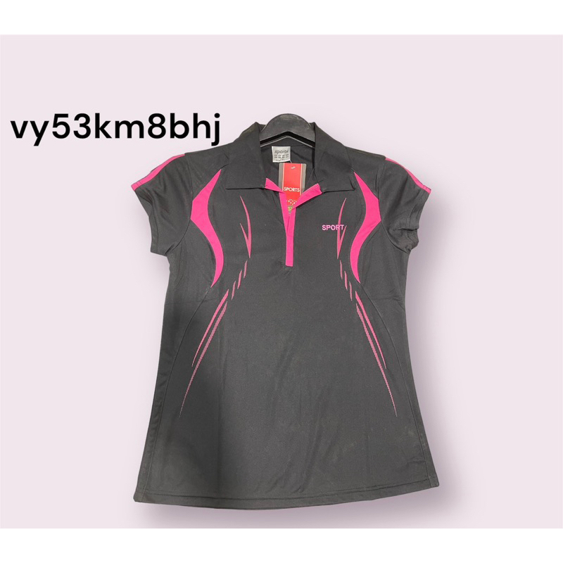 เสื้อกีฬาผู้หญิงเข้ารูป คอปก ลายสปอร์ต หลายของเสื้อ อาจจะแตกต่างกันในภาพนิดหน่อยแล้วแต่ละรอบของเขามา สินค้าพร้อมส่ง