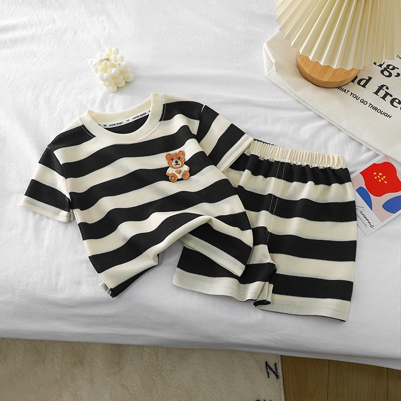 พร้อมส่งจากไทย เสื้อยืดคอกลม+กางเกง ชุดเซตสำหรับเด็ก