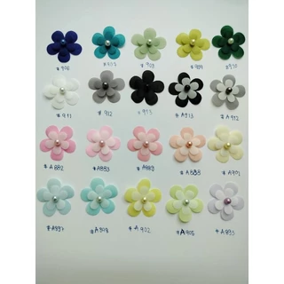ดอกไม้ผ้า แพคละ115(25ดอกต่อแพค) แพคละ 230 (50ดอกต่อแพค) ขนาด 3cm (ตอกมุกด้วยเข็มหมุดแน่น) ซักได้ เปียกน้ำได้