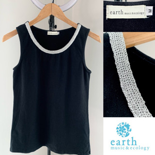 เสื้อแขนกุดสีดำ แต่งคอดิ้นเงิน วิ้งๆ Earth music &amp; ecology size M 23/194