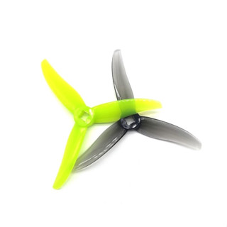 [ใบพัด 3.5นิ้ว] Gemfan 3525 Hurricane 3-Blade Propeller w/ M5 Adapters 1.5mm 1ชุด  4ใบ สุ่มสี