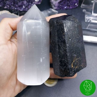 ชุด Protection set ผลึกแบล็คทัวร์มาลีนธรรมชาติ(Black Tourmaline) และเซเลไนท์ทรงหกเหลี่ยม(Selenite Tower)