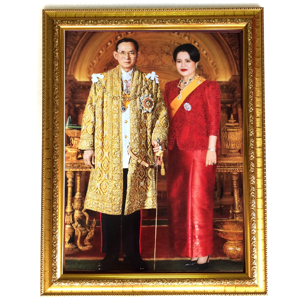 กรอบรูปรัชกาลที่9 พร้อมกรอบกระจก18*23นิ้ว ขนาด 18*23นิ้ว  งานขึ้นบ้านใหม่. งานเกษียณ   หน้าที่การงาน มั่ง มี ศรี สุข