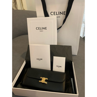 [กระเป๋า CELINE] รุ่น LARGE TRIOMPHE WALLET IN SHINY CALFSKIN